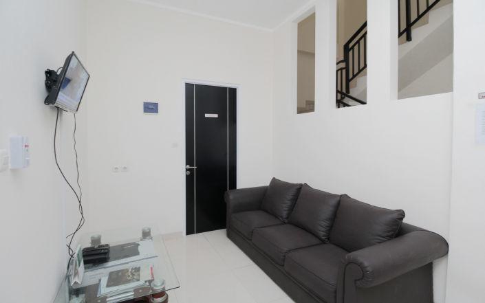 Отель Kamar Keluarga Tanah Abang Джакарта Экстерьер фото