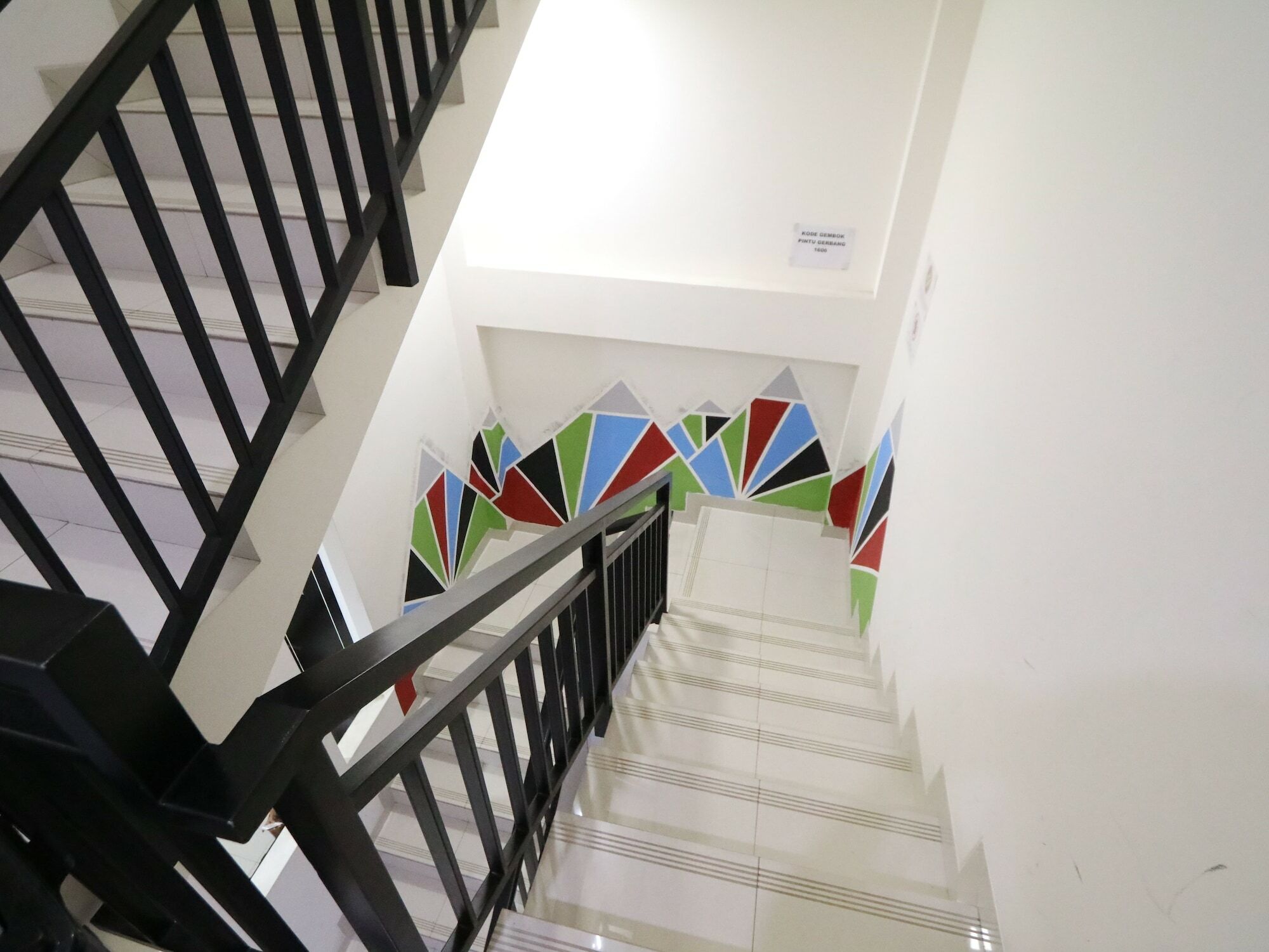 Отель Kamar Keluarga Tanah Abang Джакарта Экстерьер фото