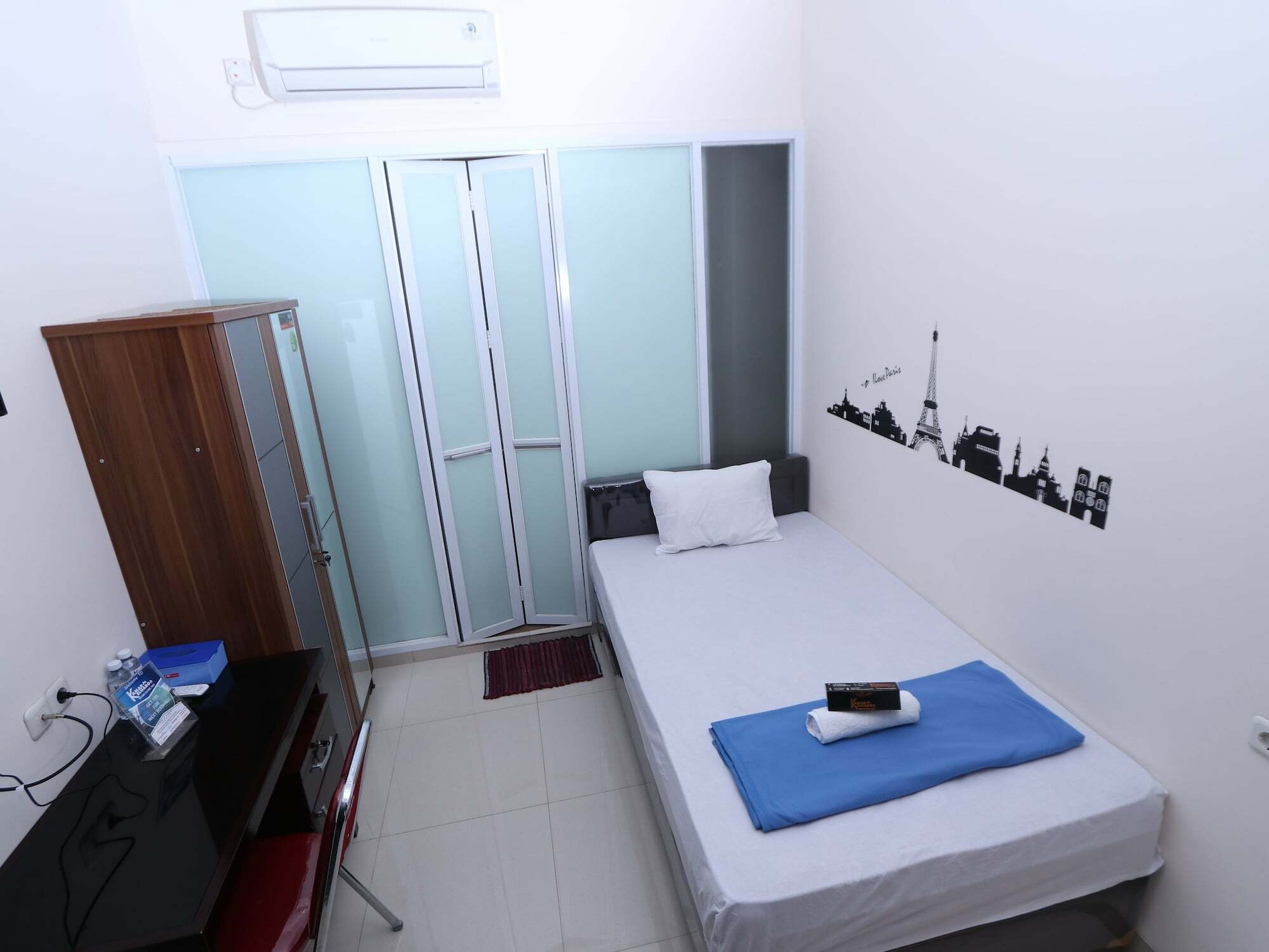 Отель Kamar Keluarga Tanah Abang Джакарта Экстерьер фото